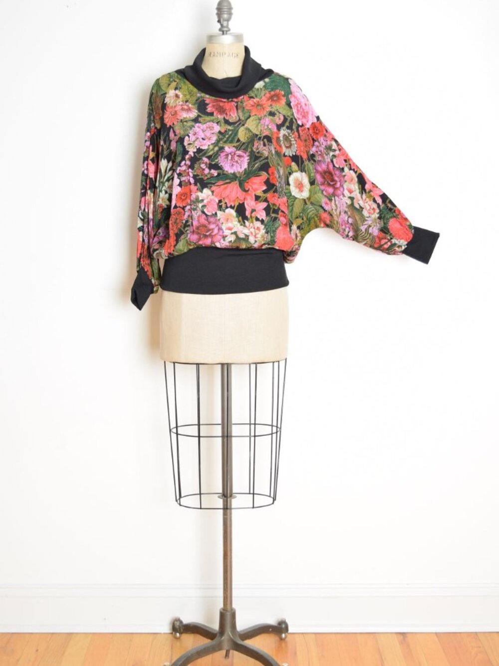 vintage 80s top black pink floral print crinkle dolman batwing shirt blouse M L
